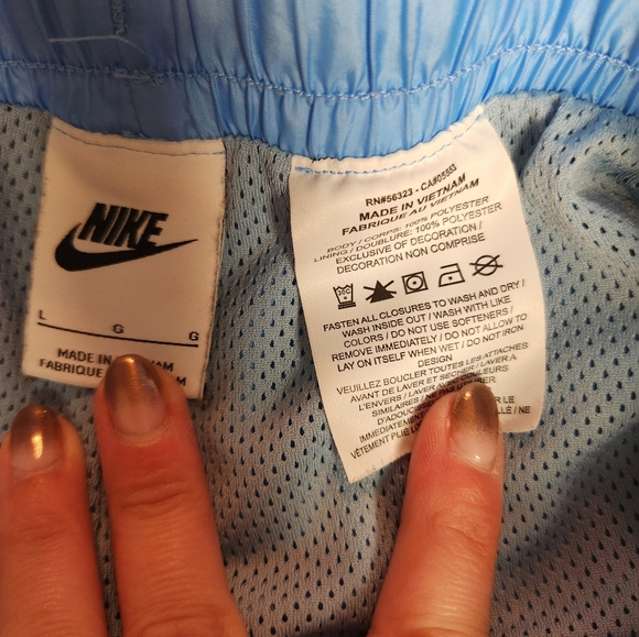 NIKE shorts Size Large - Picture 3 of 3